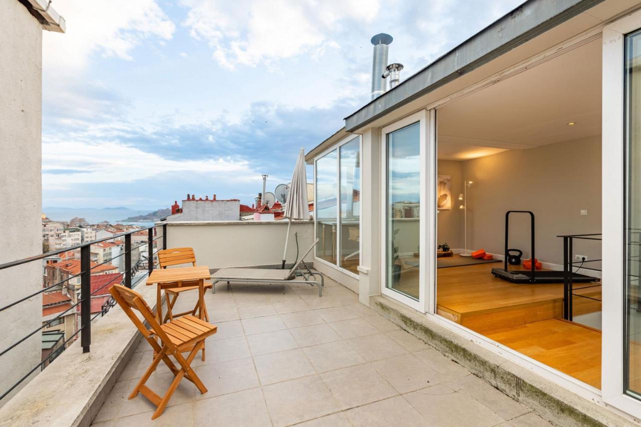Mesmerizing Flat With Bosphorus View In Beyoglu Apartment Istanbul Bagian luar foto