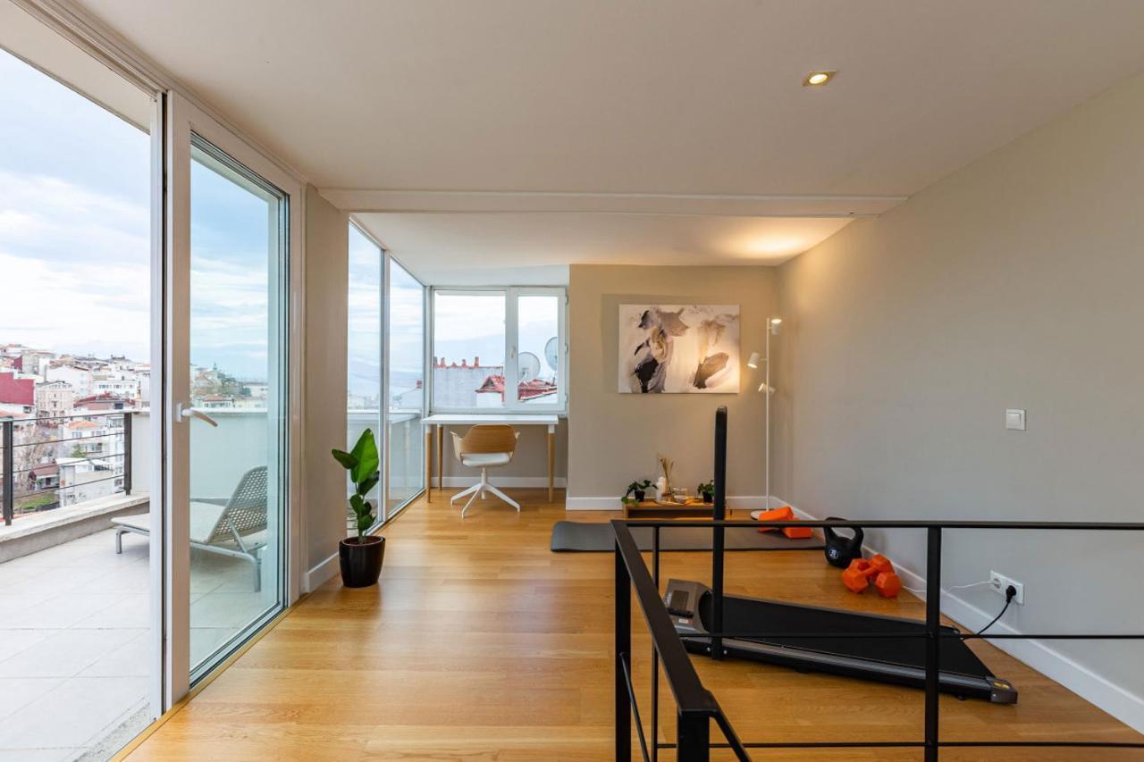 Mesmerizing Flat With Bosphorus View In Beyoglu Apartment Istanbul Bagian luar foto