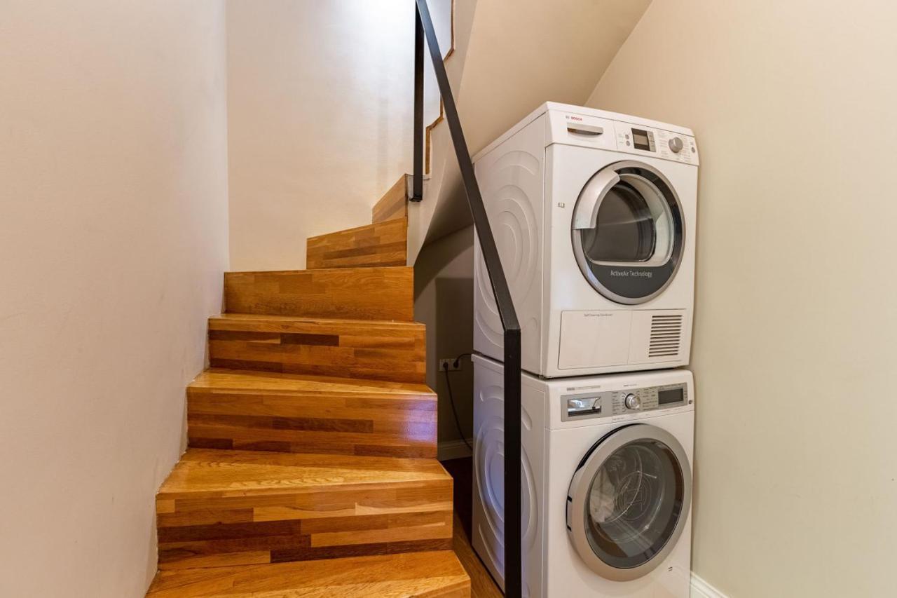 Mesmerizing Flat With Bosphorus View In Beyoglu Apartment Istanbul Bagian luar foto