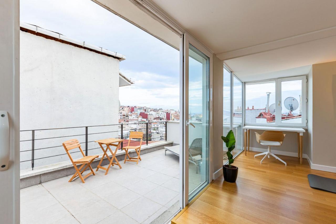 Mesmerizing Flat With Bosphorus View In Beyoglu Apartment Istanbul Bagian luar foto